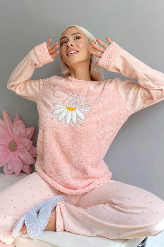 Somon Stay Flow Desenli Kadın Peluş Pijama Takımı - Pijamaevi