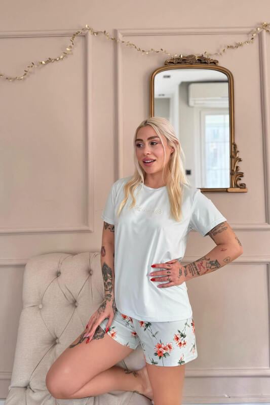 Su Yeşili Spring is My Life Desenli Kısa Kollu Şortlu Örme Kadın Pijama Takımı - Pijamaevi (2)