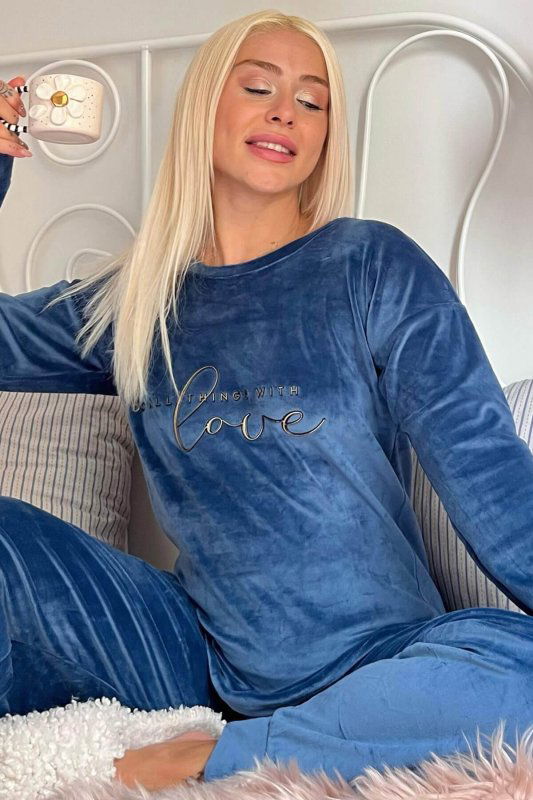 Toz Mavi Love Desenli Exclusive Kadife Kadın Pijama Takımı  - Pijamaevi