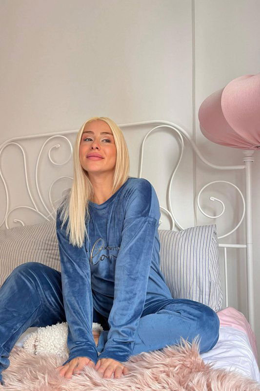 Toz Mavi Love Desenli Exclusive Kadife Kadın Pijama Takımı  - Pijamaevi (1)