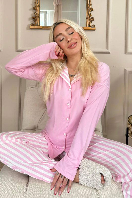 Toz Pembe Çizgi Desenli Bambu Önden Düğmeli Uzun Kol Kadın Pijama Takımı - Pijamaevi (1)