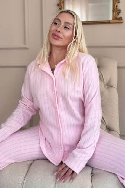 Toz Pembe Dotted Desenli Önden Düğmeli Peluş Polar Pijama Takımı 