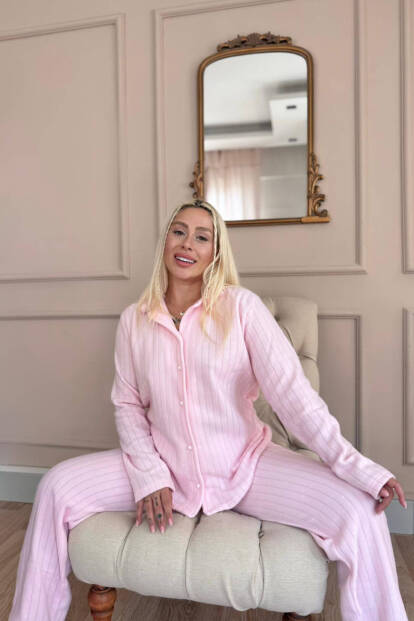 Toz Pembe Dotted Desenli Önden Düğmeli Peluş Polar Pijama Takımı - 2