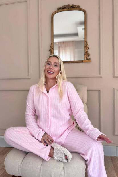 Toz Pembe Dotted Desenli Önden Düğmeli Peluş Polar Pijama Takımı - 4