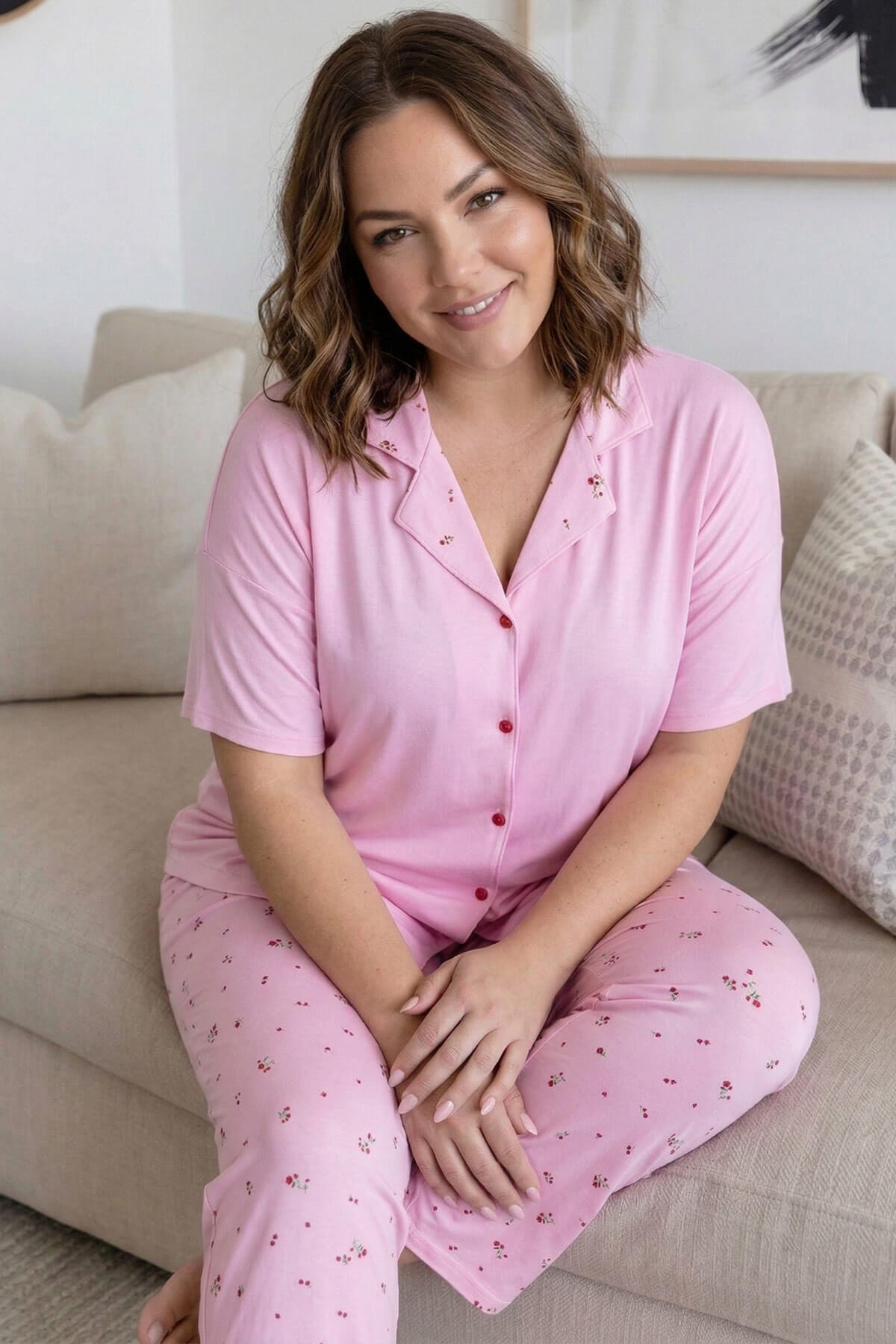 Toz Pembe Flower Desenli Büyük Beden Kısa Kollu Önden Düğmeli Bambu Kadın Pijama Takımı - Pijamaevi