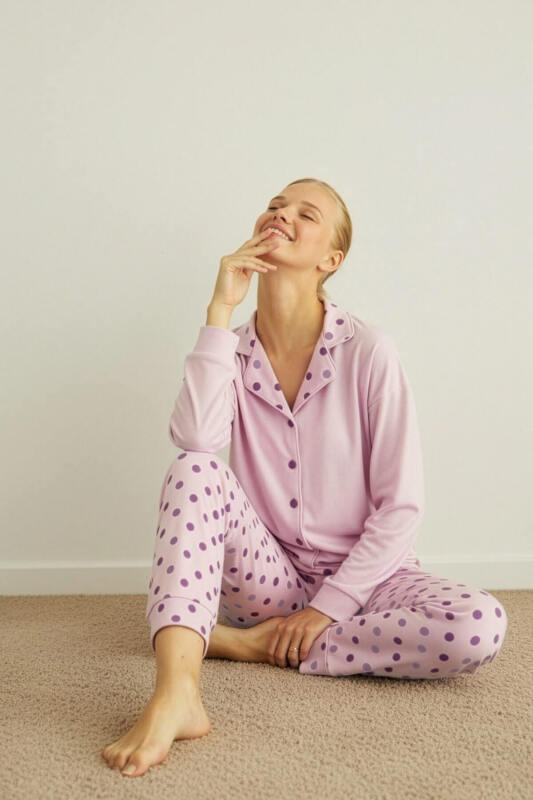 Toz Pembe Puan Desenli Termal Önden Düğmeli Uzun Kollu Kadın Pijama Takımı - Pijamaevi (1)