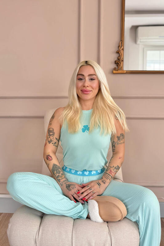 Turkuaz Clover Charm Desenli Örme Sıfır Kol Kadın Pijama Takımı - Pijamaevi (2)