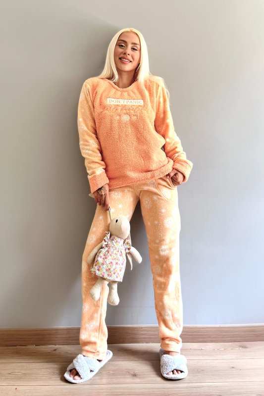 Turuncu Dont Panic Desenli Kadın Peluş Pijama Takımı - Pijamaevi (3)