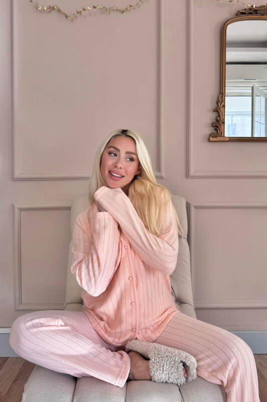 Turuncu Puan Desenli Önden Düğmeli Peluş Polar Pijama Takımı - Pijamaevi (2)