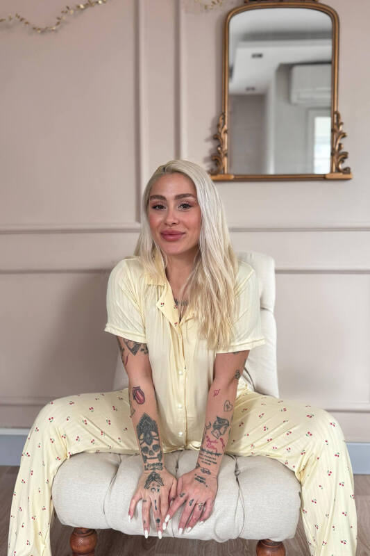 Vanilya Cherry Blossom Desenli Önden Düğmeli Marlenka Pijama Takımı - Pijamaevi (2)