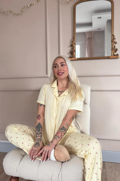 Vanilya Cherry Blossom Desenli Önden Düğmeli Marlenka Pijama Takımı - 4