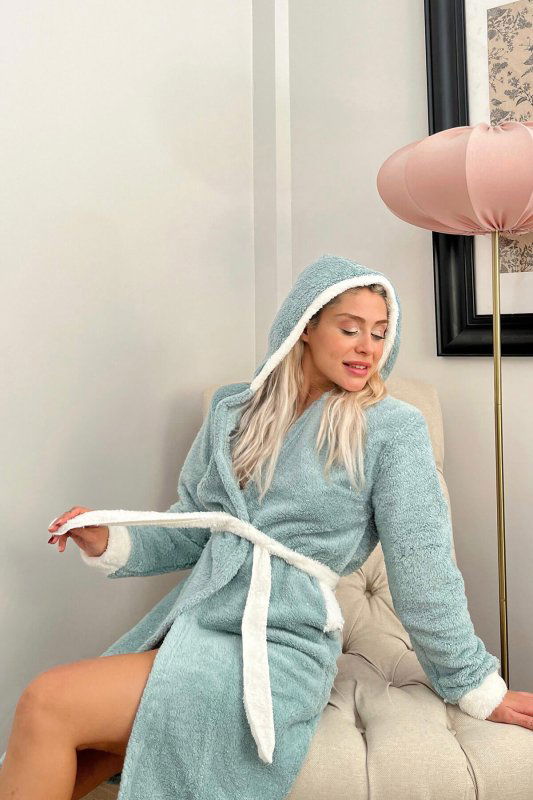 Yeşil Cozy Desenli Kapşonlu Peluş Kadın Sabahlık - Pijamaevi (1)