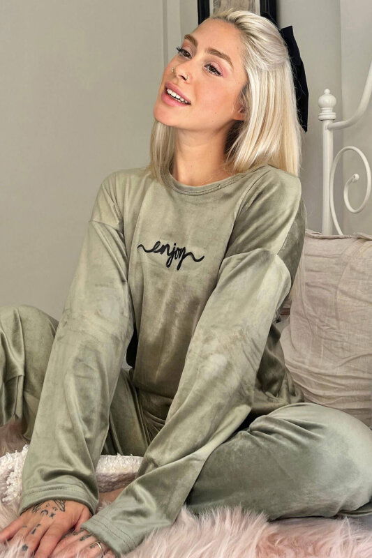 Yeşil Enjoy Desenli Exclusive Kadife Kadın Pijama Takımı  - Pijamaevi