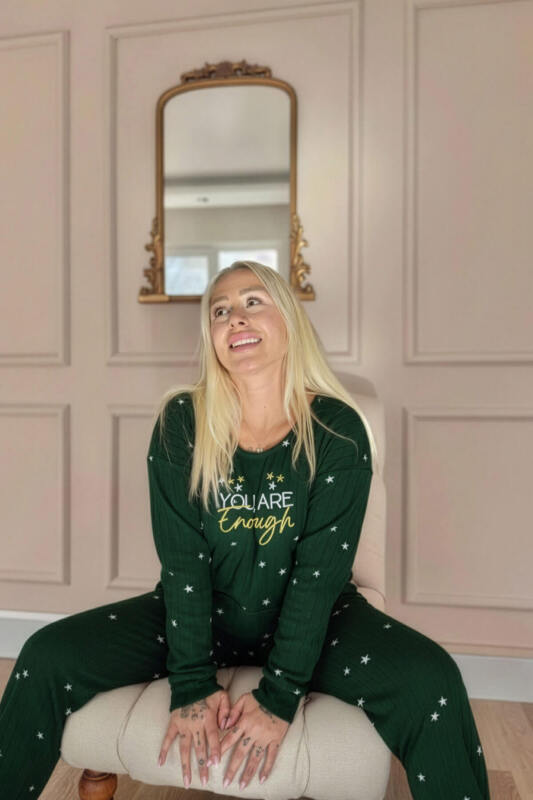 Yeşil Enough Desenli Kanguru Cepli Peluş Polar Pijama Takımı - Pijamaevi (2)