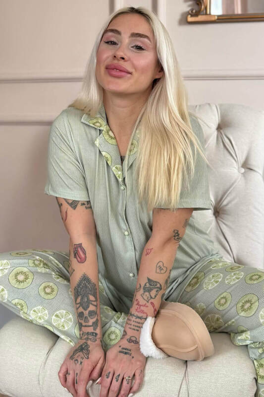 Yeşil Kiwis Desenli Kısa Kol Önden Düğmeli Kadın Pijama Takımı - Pijamaevi