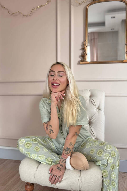 Yeşil Kiwis Desenli Kısa Kol Önden Düğmeli Kadın Pijama Takımı - Pijamaevi (2)