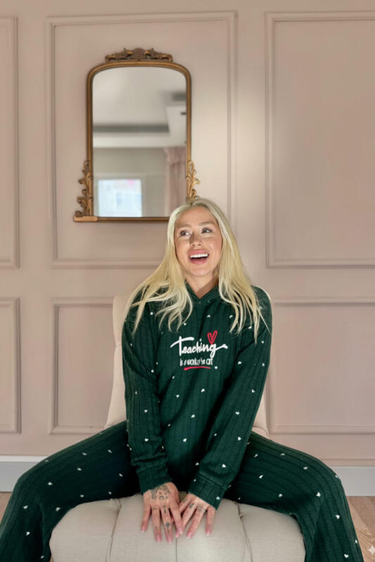Yeşil Teaching Desenli Kapşonlu Peluş Polar Pijama Takımı - Pijamaevi (1)